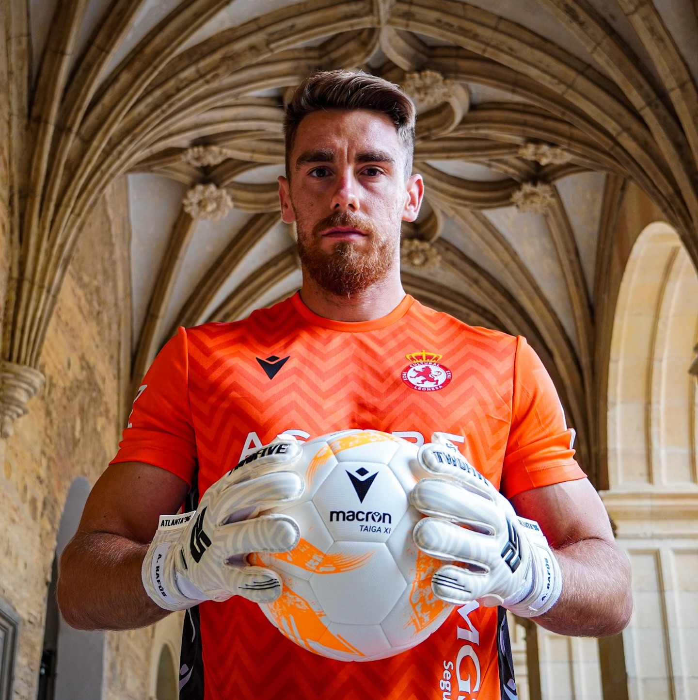 Cultural Leonesa 2025-26 GK 3 Kit