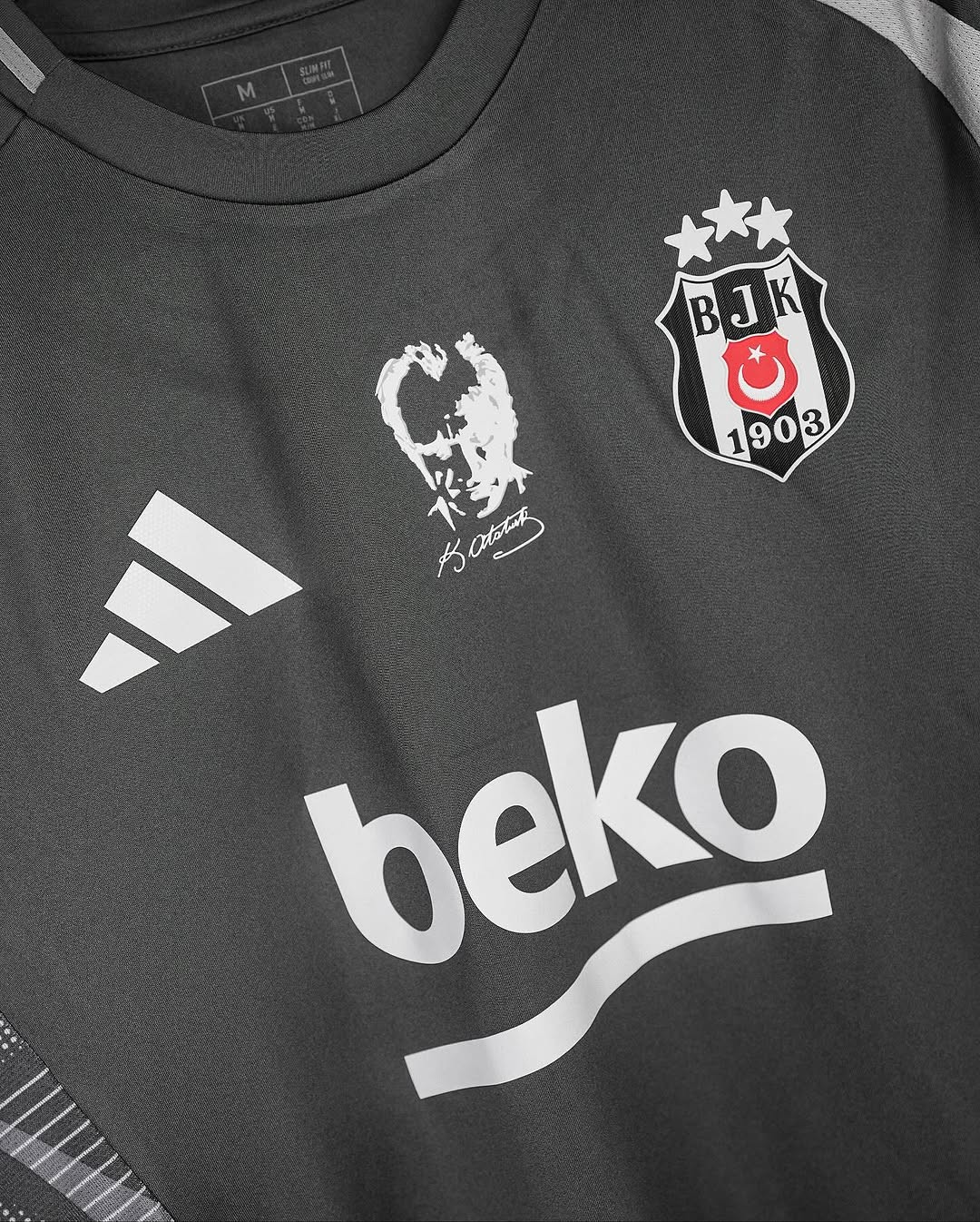 Beşiktaş 2025-26 Fourth V2 Kit