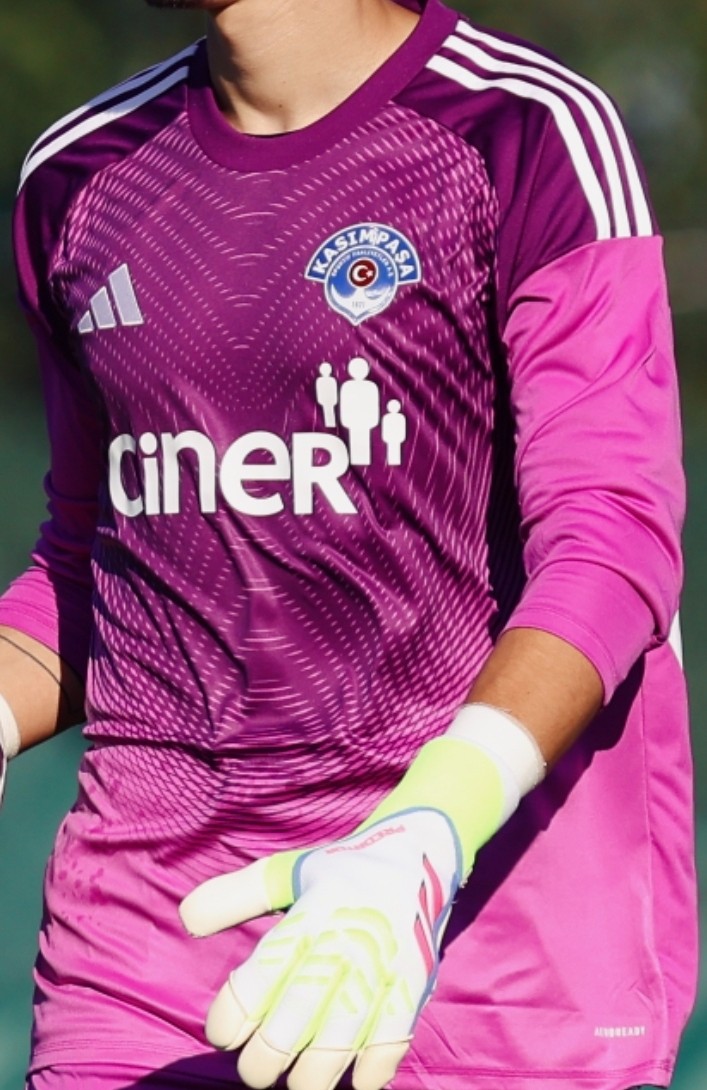 Kasımpaşa 2025-26 GK 1 Kit