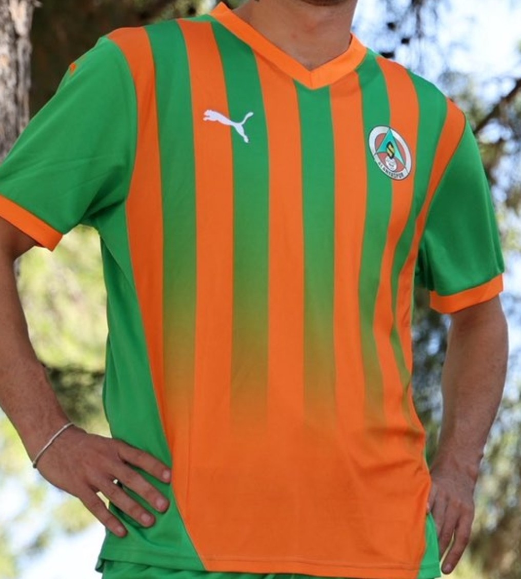 Alanyaspor 2025-26 Home Kit