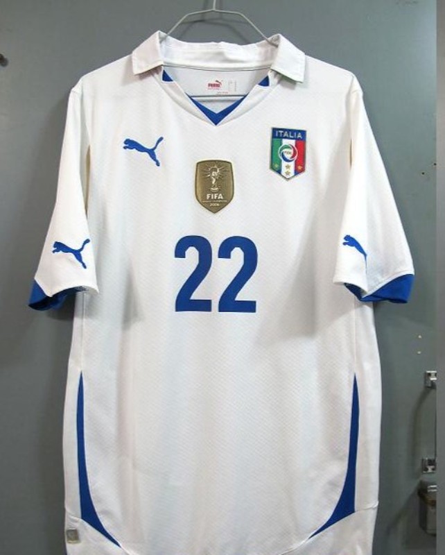 Italy 2010 Away Kit