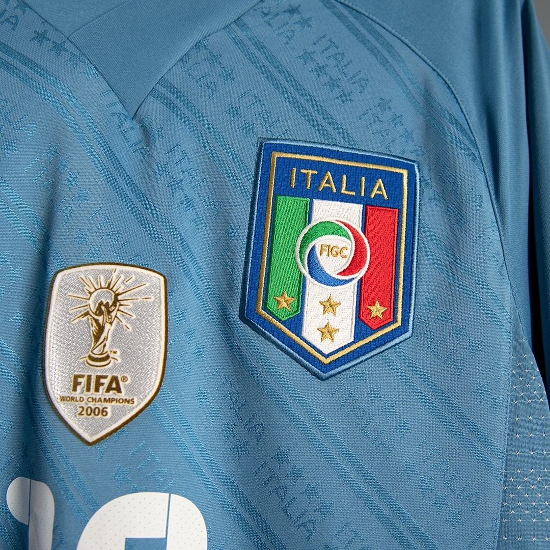 Italy 2009 Home Kit