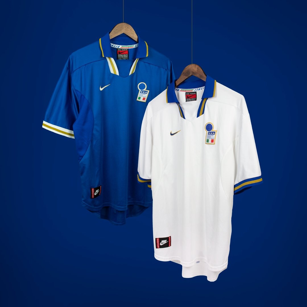 Italy 1996 Away Kit