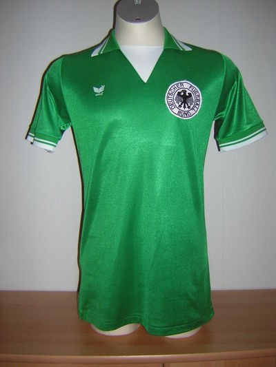 Netherlands 2016 Away Kit