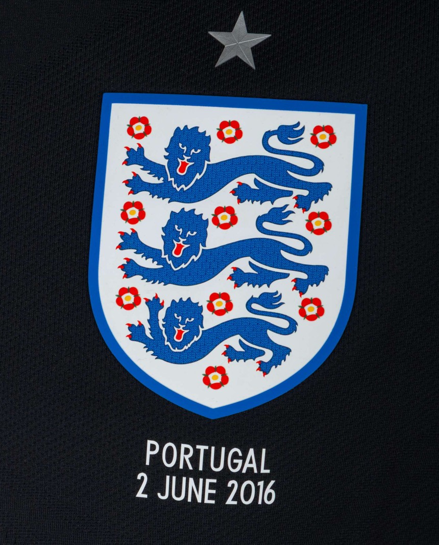 England 2016 GK 1 Kit