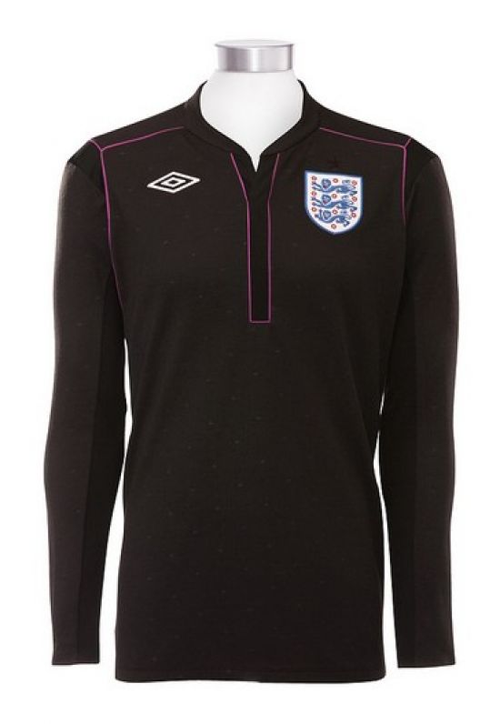 England 2010-11 GK Home Kit