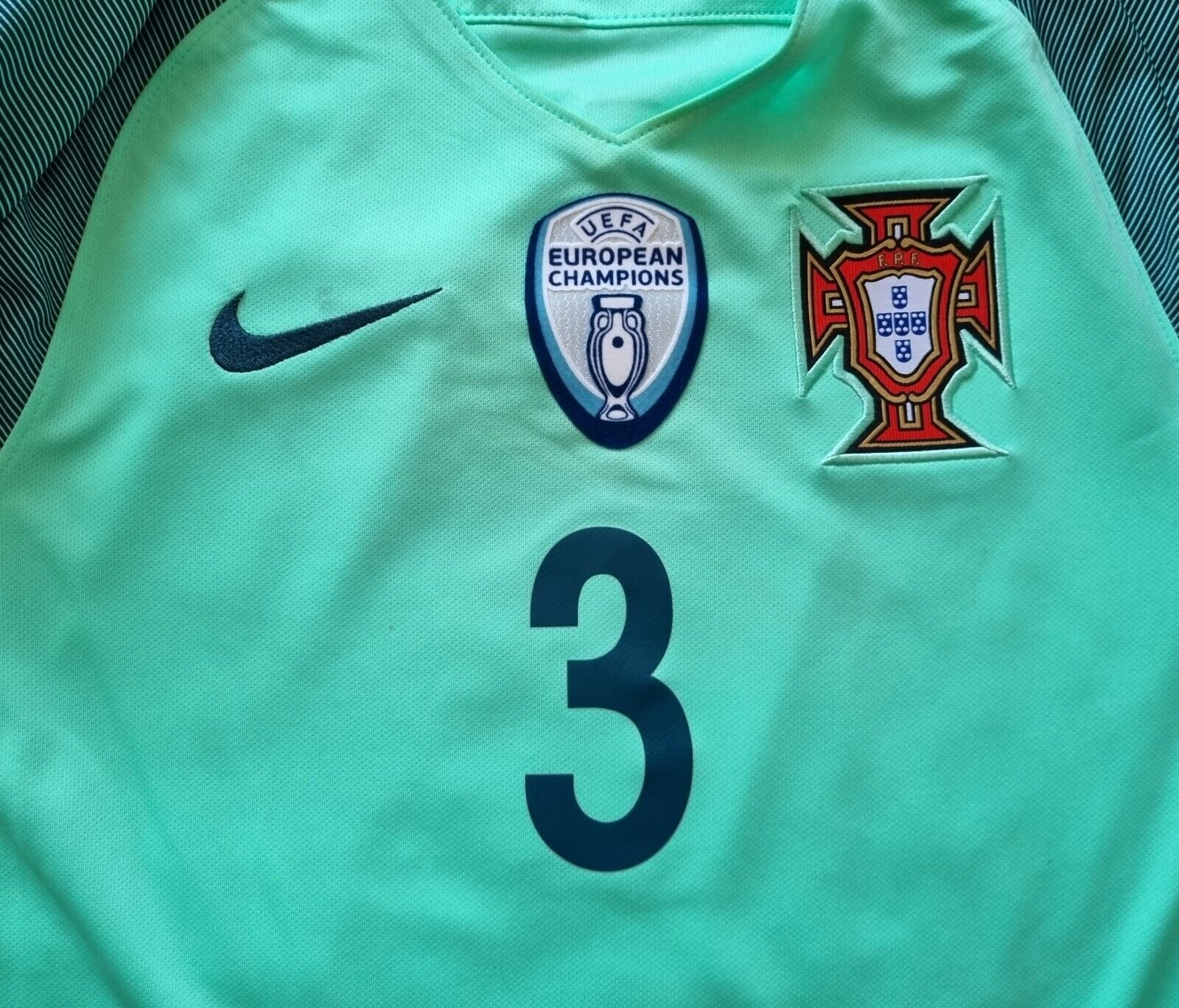 Portugal 2016-17 Away Kit