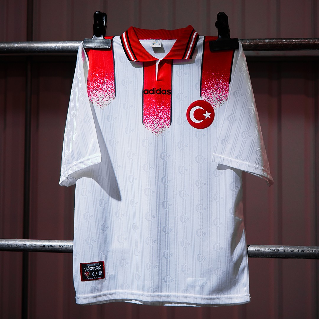 Turkey 1996 Away Kit