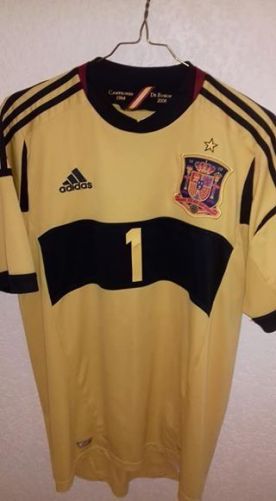 Spain 2012 GK 1 Kit