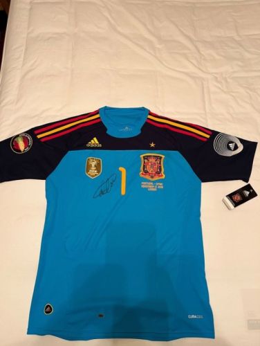 Spain 2011 GK 2 Kit