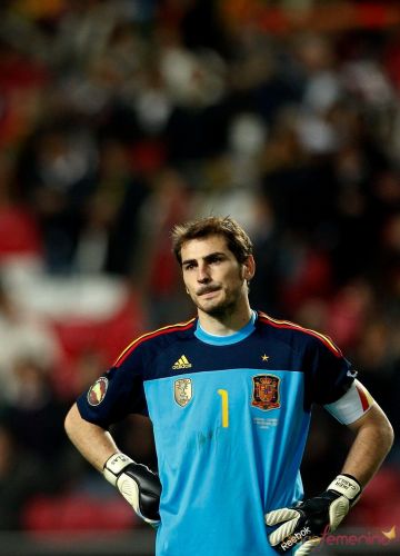Spain 2011 GK 2 Kit