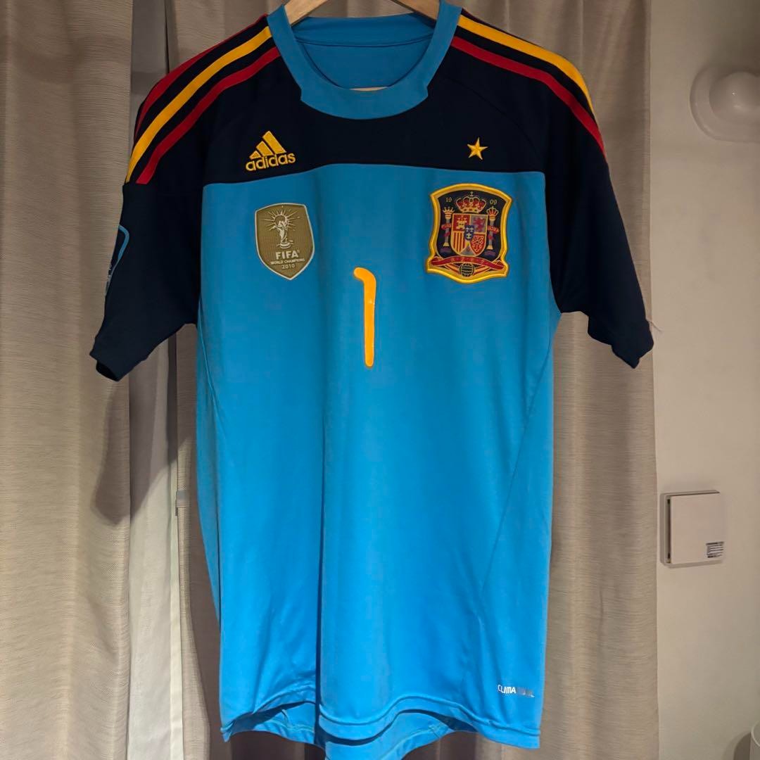 Spain 2011 GK 2 Kit