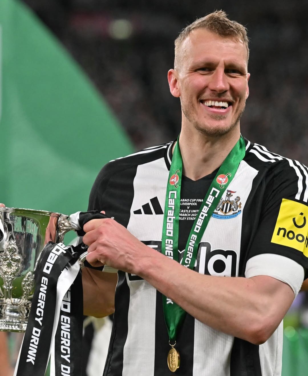 Newcastle United 2024-25 EFL Cup Final Kit