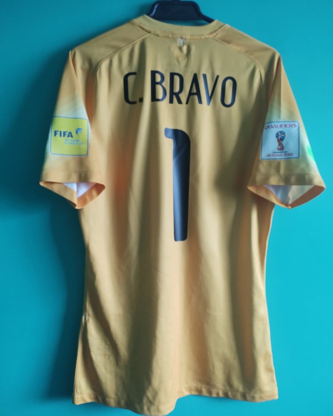 Chile 2015-16 GK 1 Kit