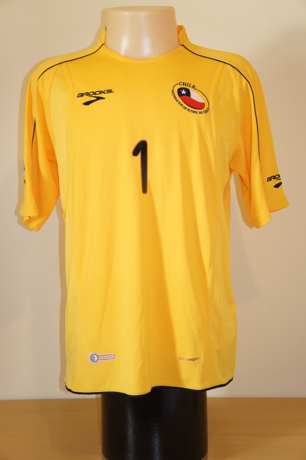 Chile 2010 GK 1 Kit