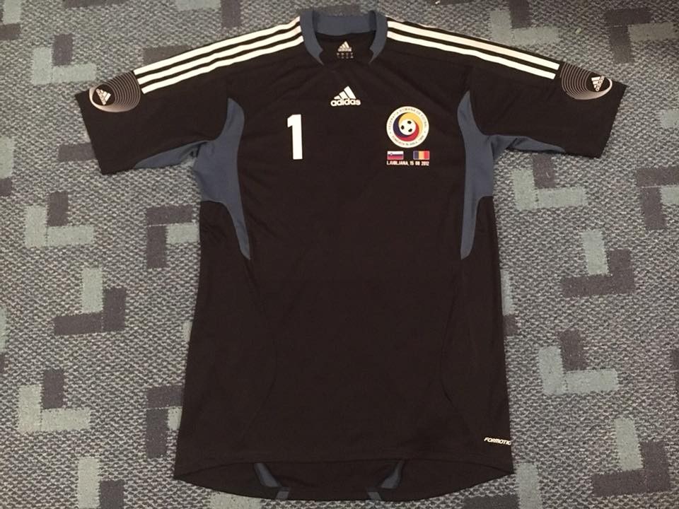 Romania 2011-12 GK 1 Kit