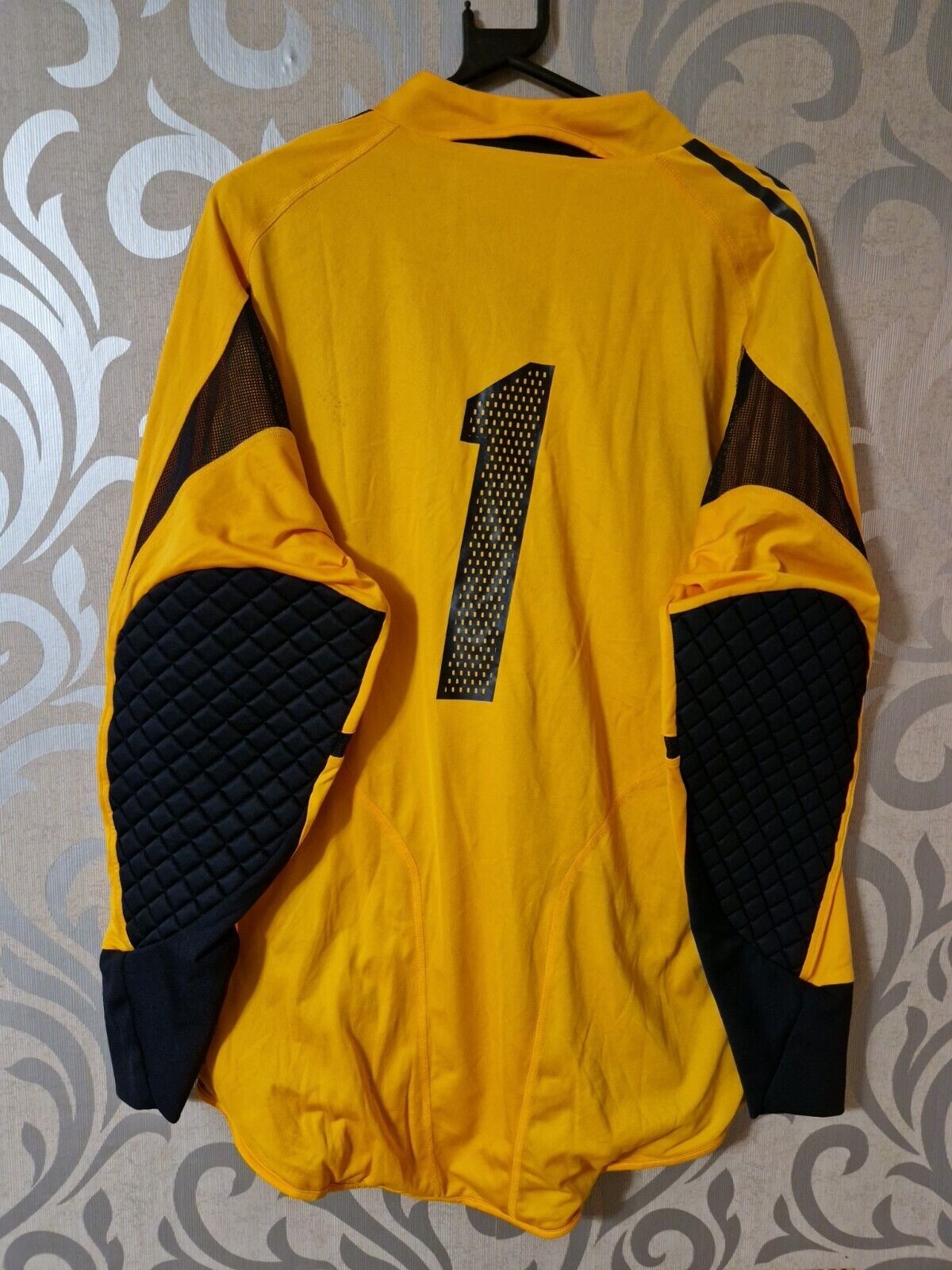 Romania 2004 GK Away Kit