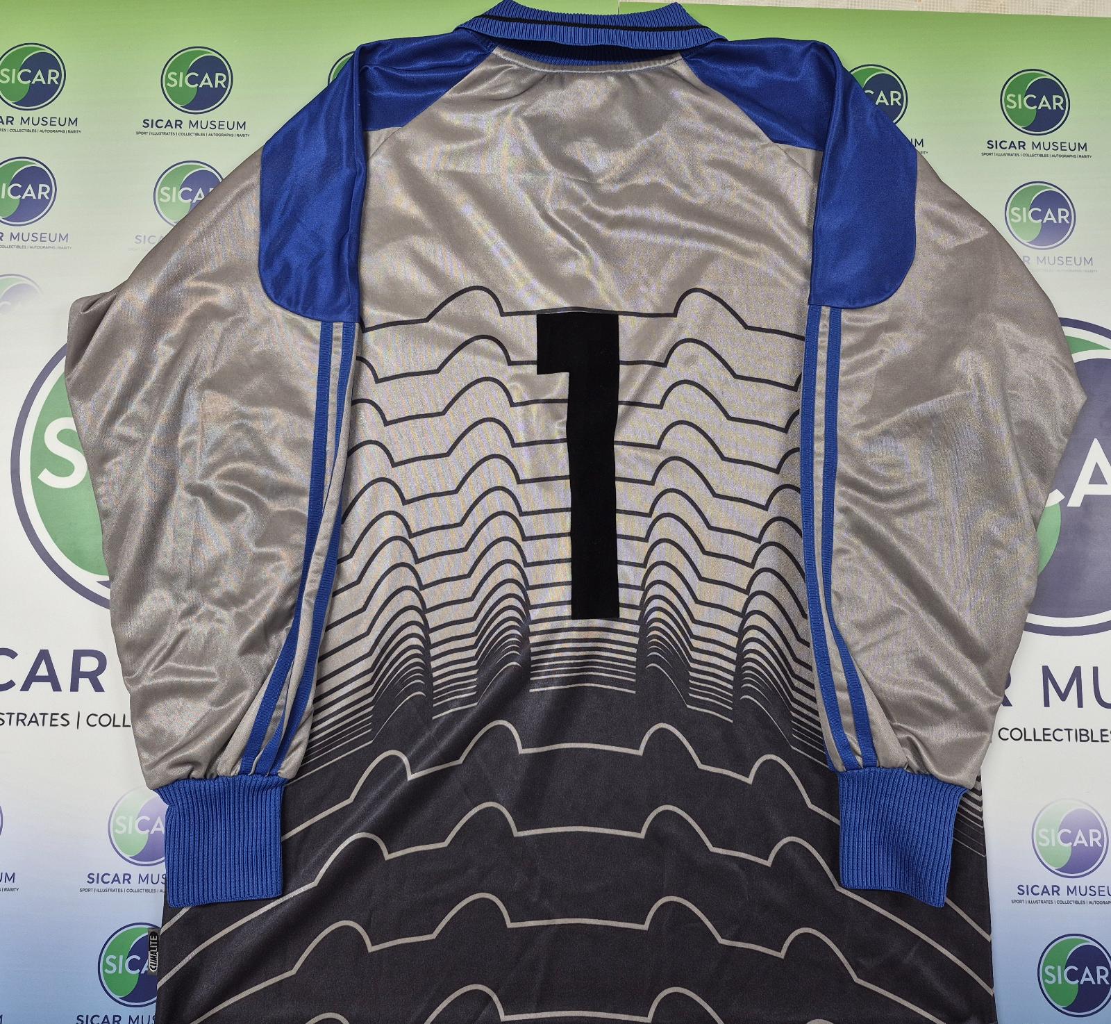 Romania 2001 GK 1 Kit