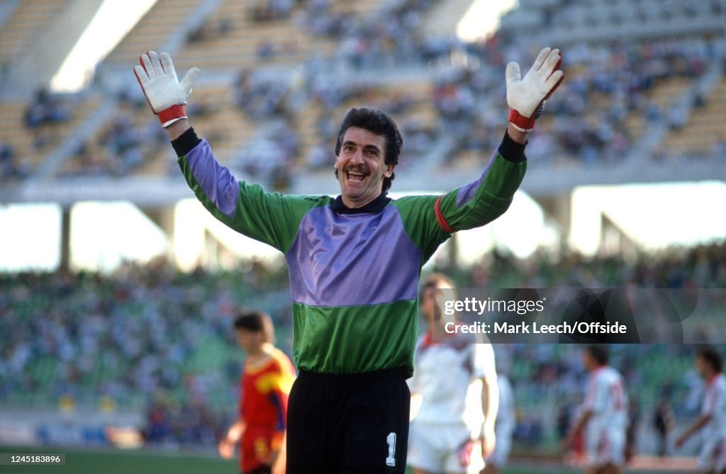 Romania 1990 GK 2 Kit