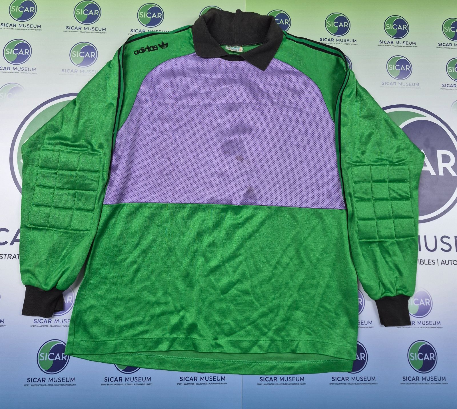 Romania 1990 GK 2 Kit