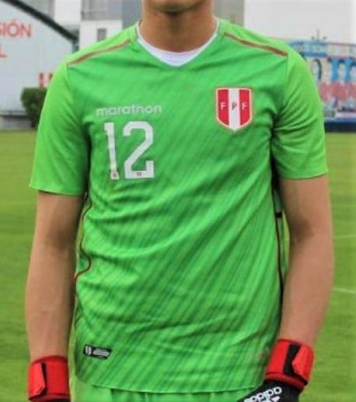Peru 2018-19 GK 1 Kit
