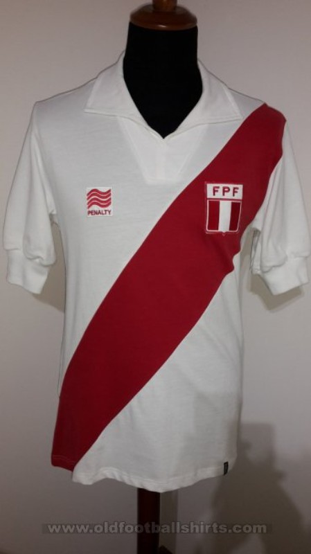 Peru 1982 Home Kit