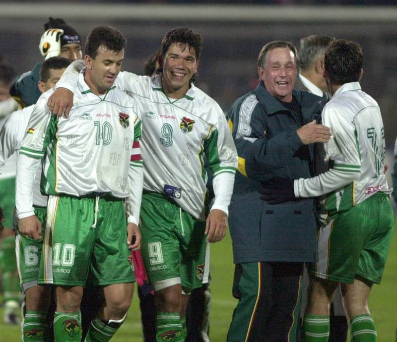 Bolivia 2002 Away Kit