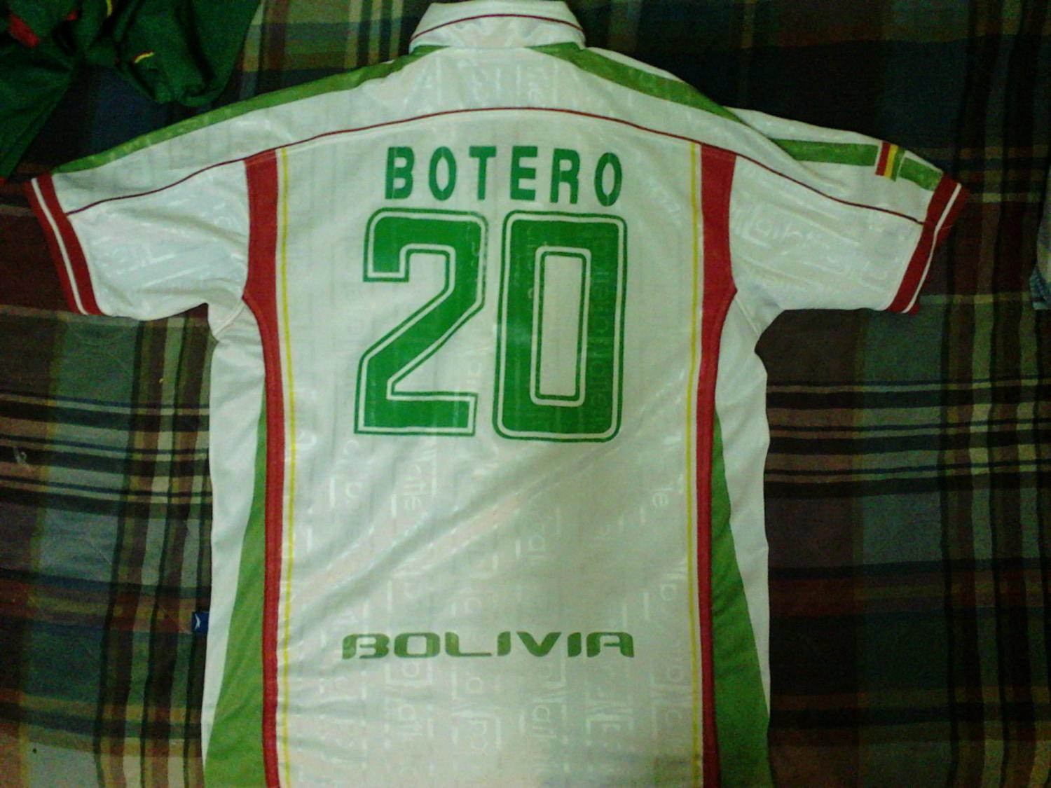 Bolivia 2000 Away Kit