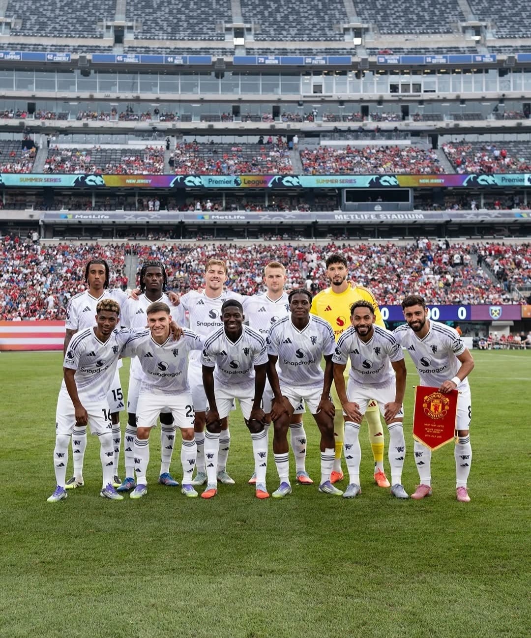 Manchester United 2025-26 GK 5 Kit