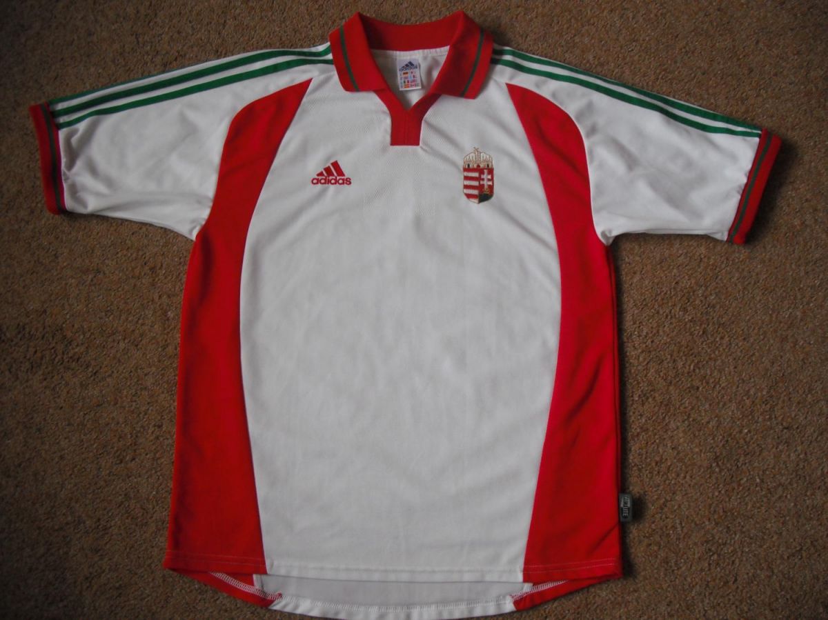 Hungary 2000 Away Kit