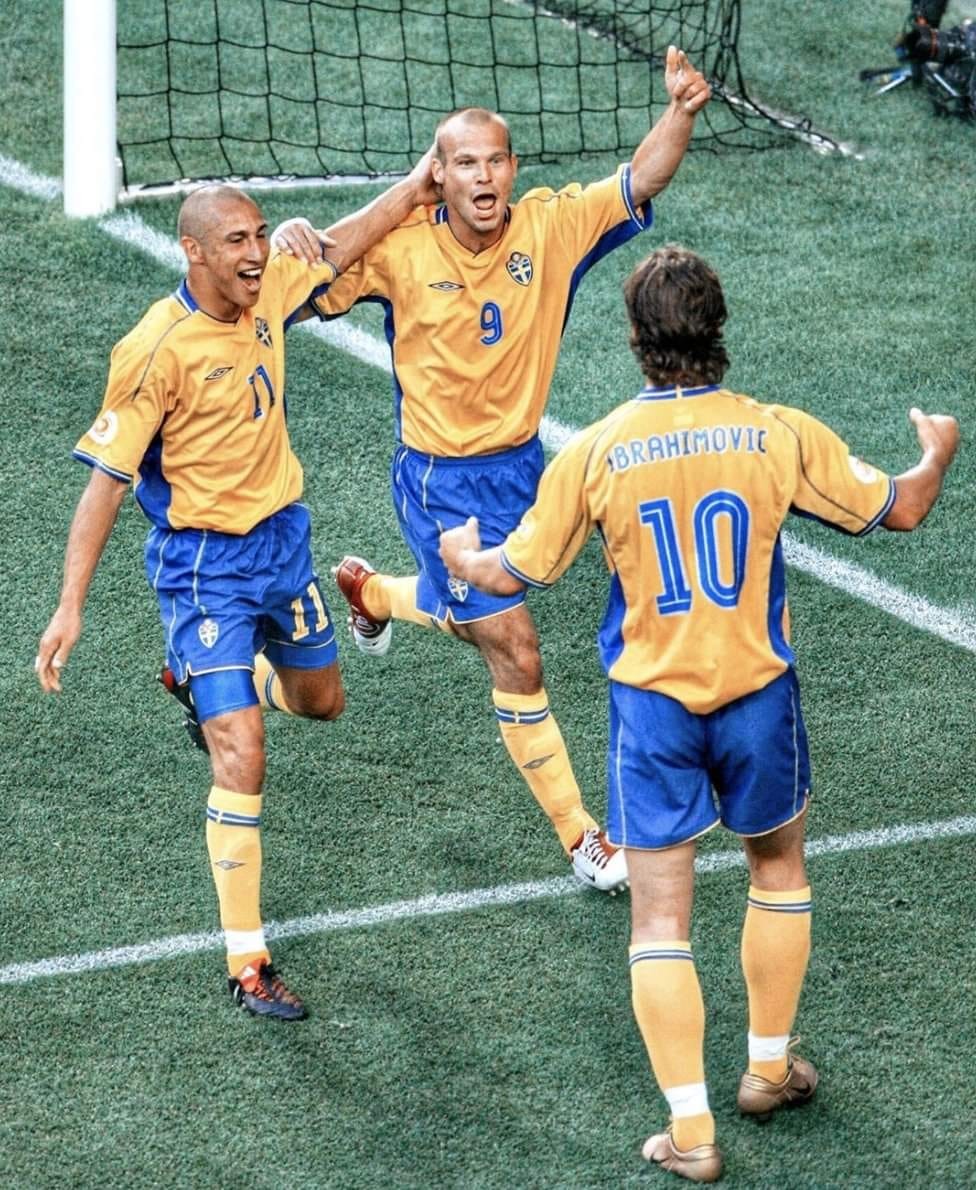 Sweden 2004 Home Kit