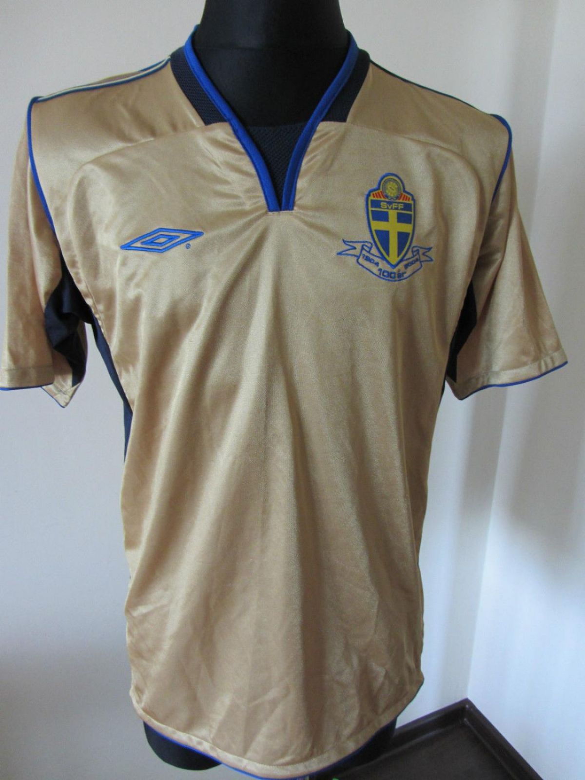 Sweden 2004 Centenary Kit