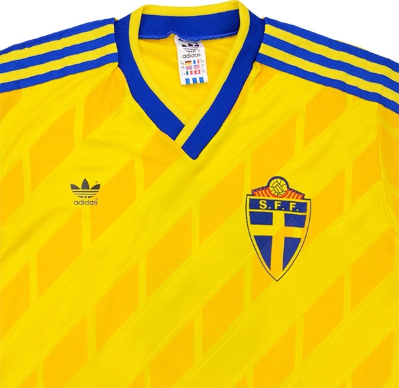 Sweden 1990 Home Kit