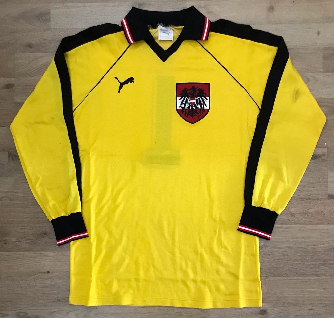 Austria 1982 GK Kit
