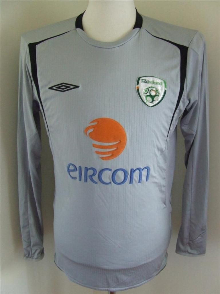 Ireland 2004 GK 2 Kit