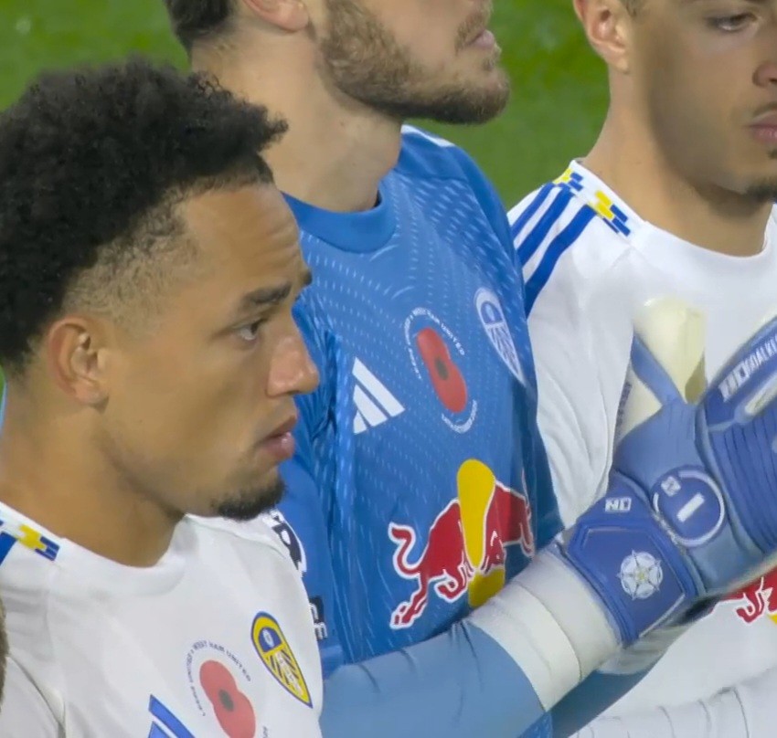 Leeds United 2025-26 GK 1 V2 Kit