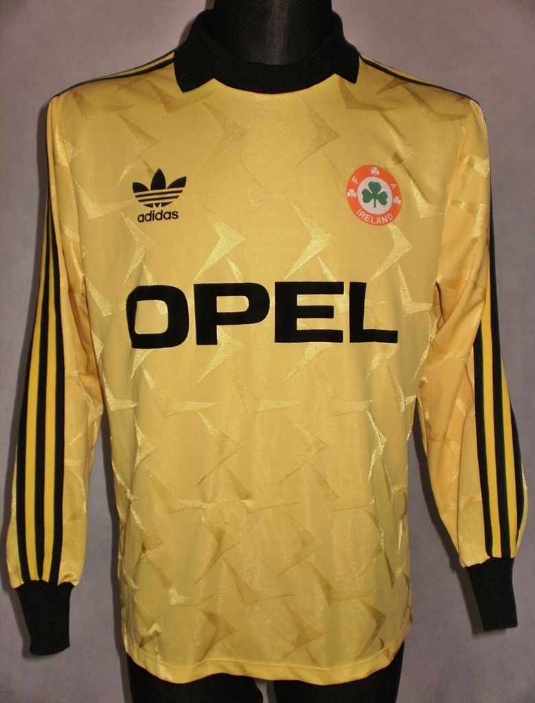 Ireland 1990 GK 1 Kit