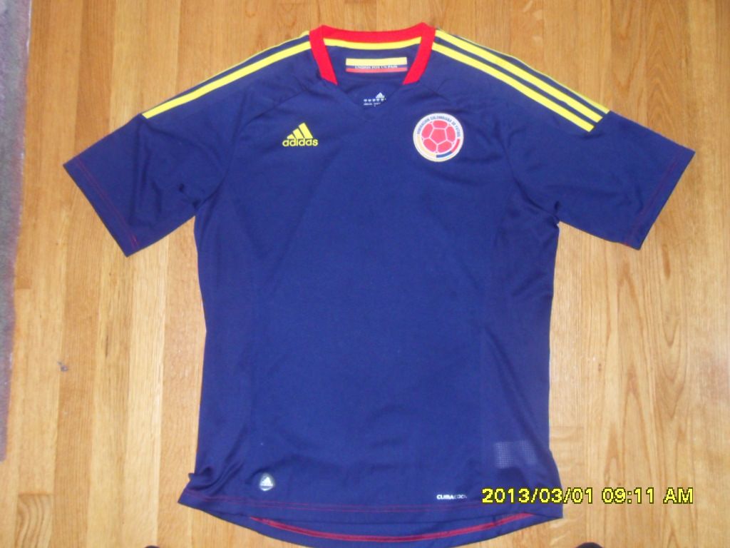 Colombia 2011 Away Kit