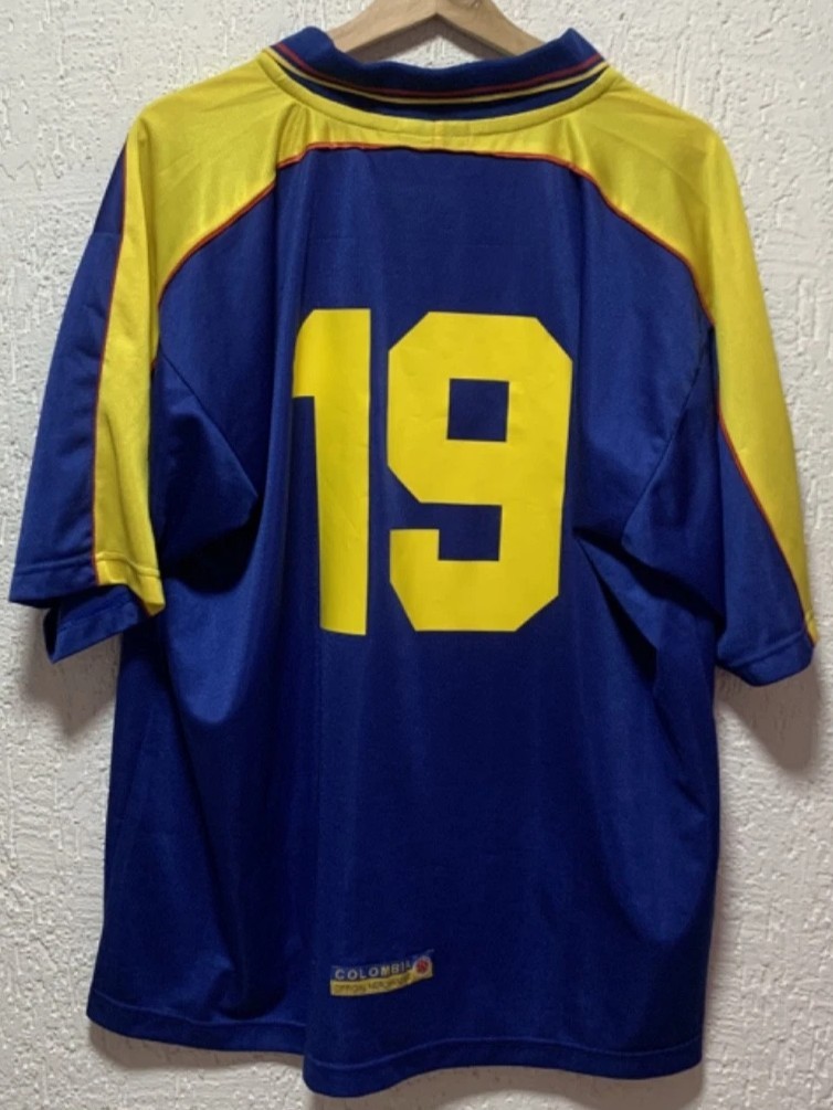 Colombia 2000 Away Kit