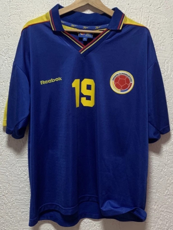 Colombia 2000 Away Kit