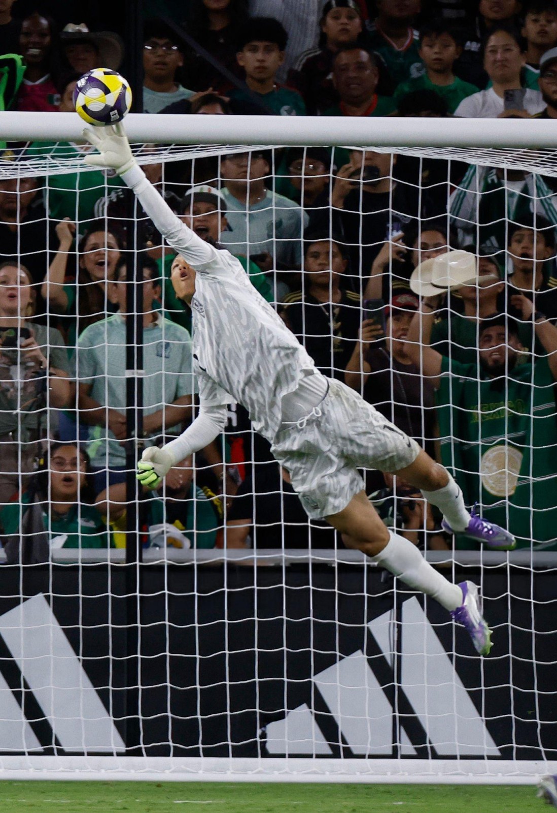 South Korea 2025 GK 1 Kit