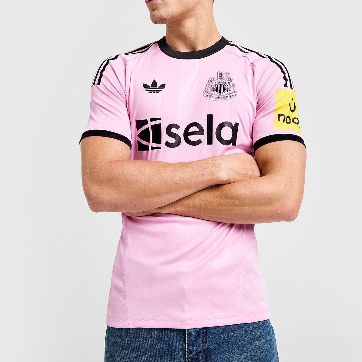 Newcastle United 2025-26 GK 4 Kit
