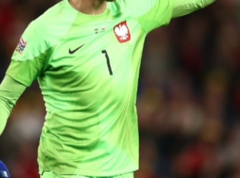 Poland 2022 GK 1 Kit