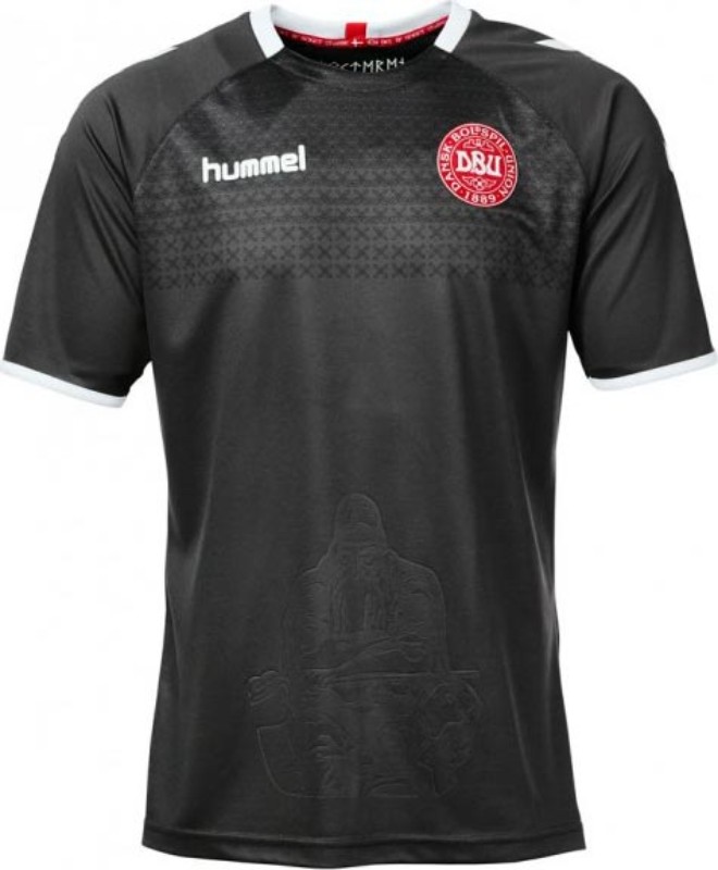 Denmark 2016-17 GK 1 Kit