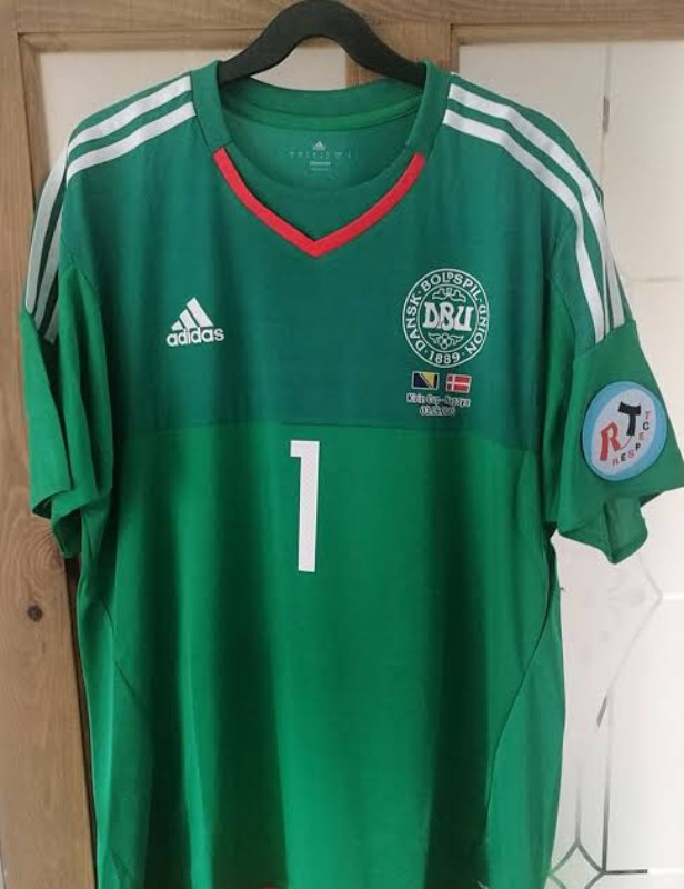 Denmark 2015 GK 2 Kit
