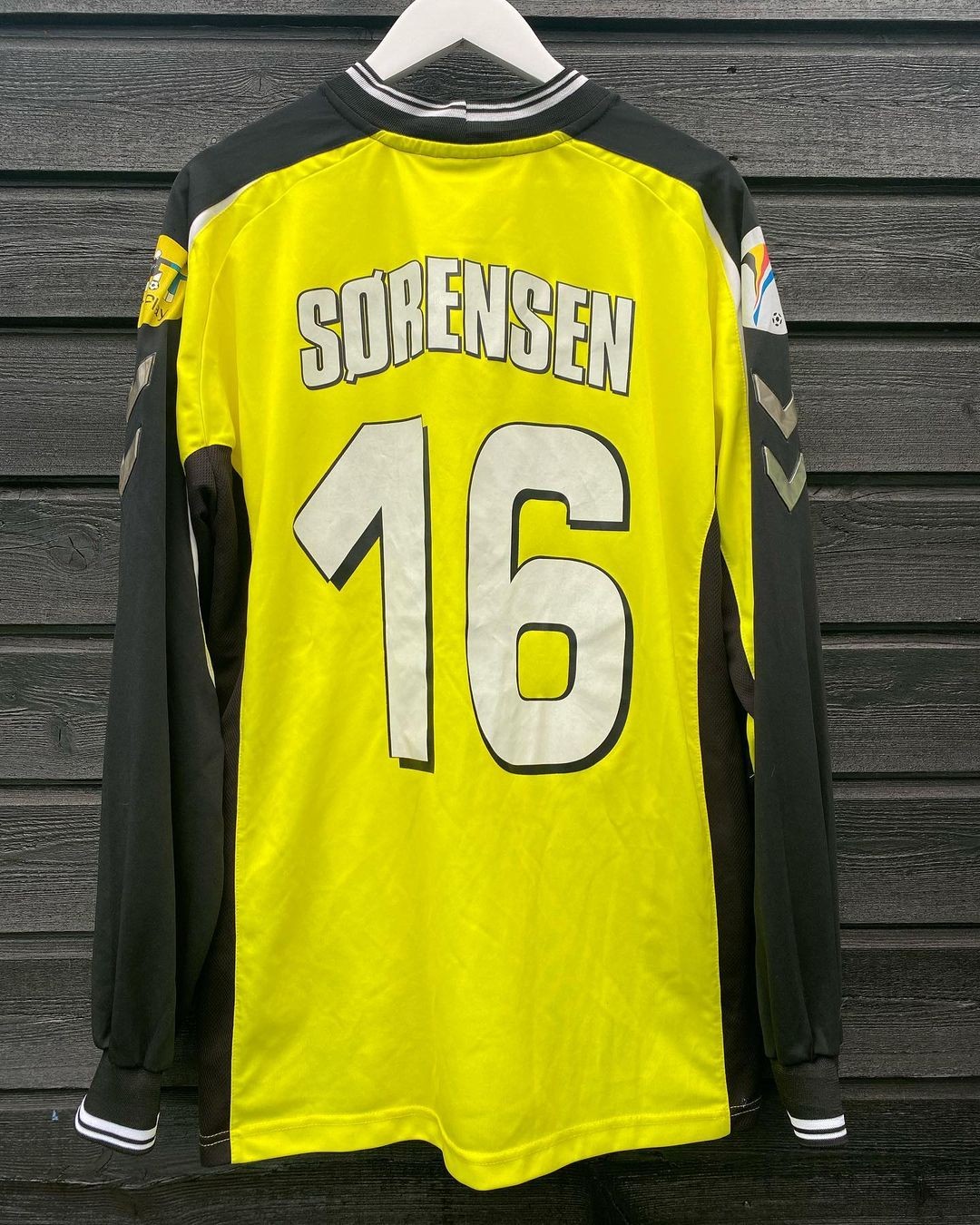 Denmark 2000 GK 2 Kit