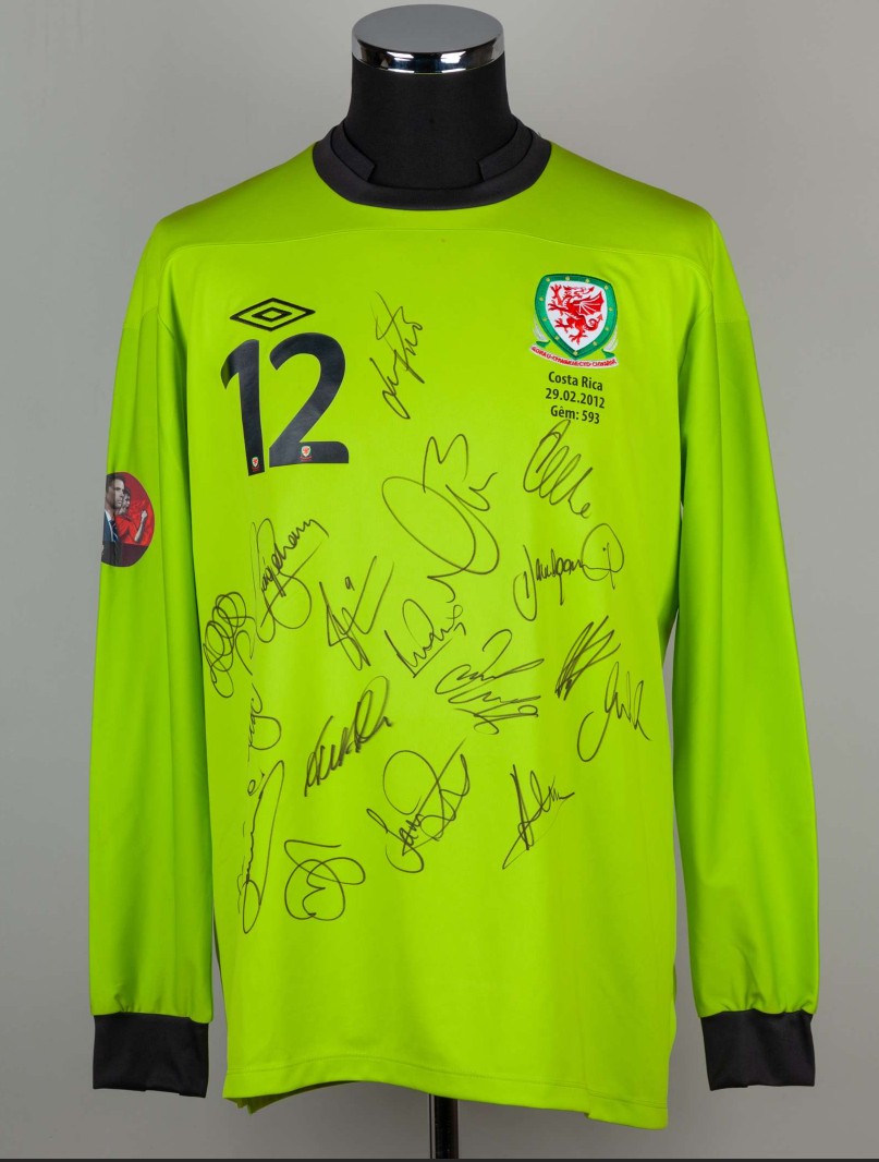 Wales 2011 GK 1 Kit