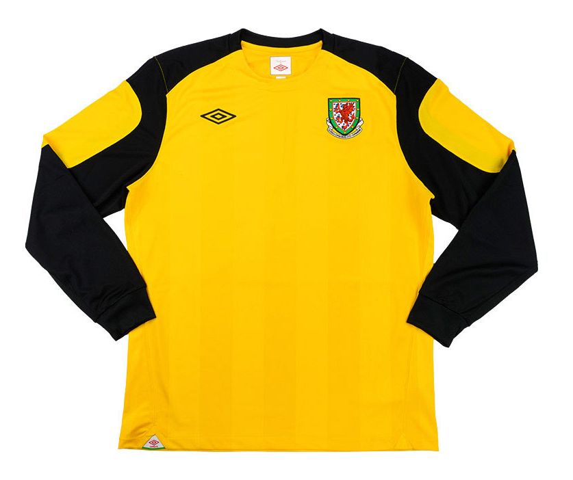 Wales 2010 GK 1 Kit