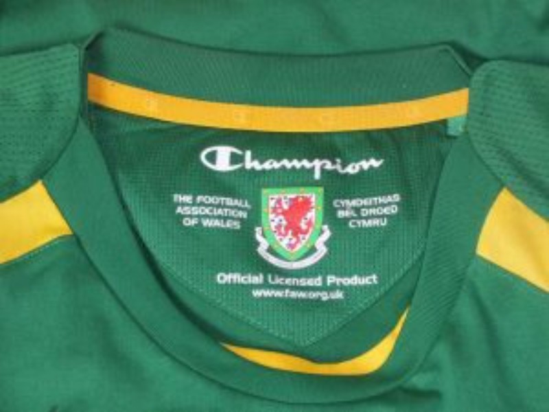 Wales 2008 GK 1 Kit