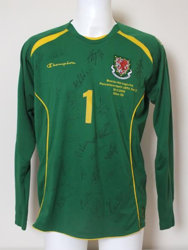 Wales 2008 GK 1 Kit